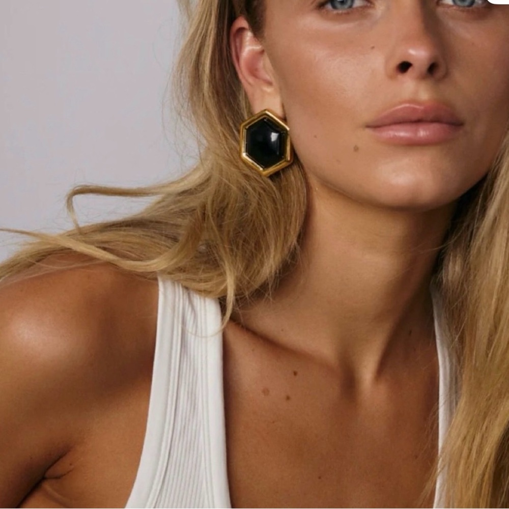 CENDRE Muse Gold and Black Hexagon Earrings💠